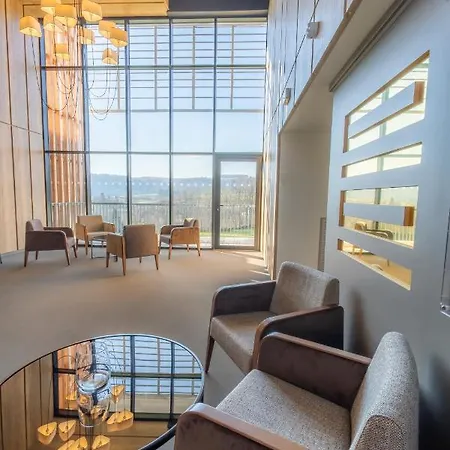 Mildiss & Restaurant, Bw Signature Collection Hotel 4*