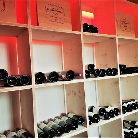 Mildiss & Restaurant, Bw Signature Collection בסה-א-סנט-אנסטאיס